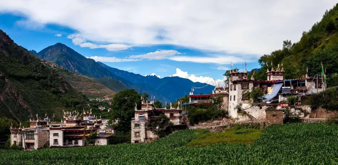 一户二宅最新处理办法，轻松探索自然美景的宅地之旅