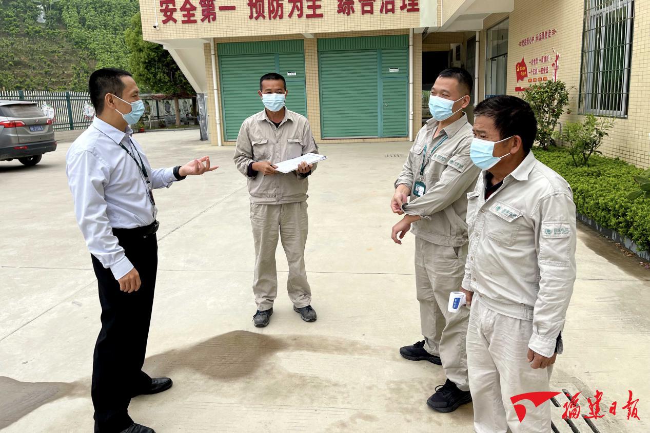 最新作文素材探索自然美景与内心平和之旅